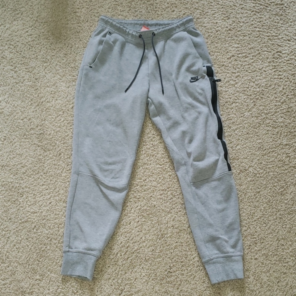 Nike tech fleece joggers